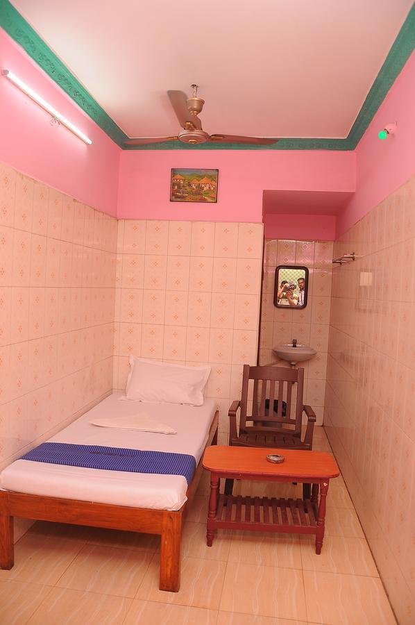Merit Guest House Ченнаи Экстерьер фото