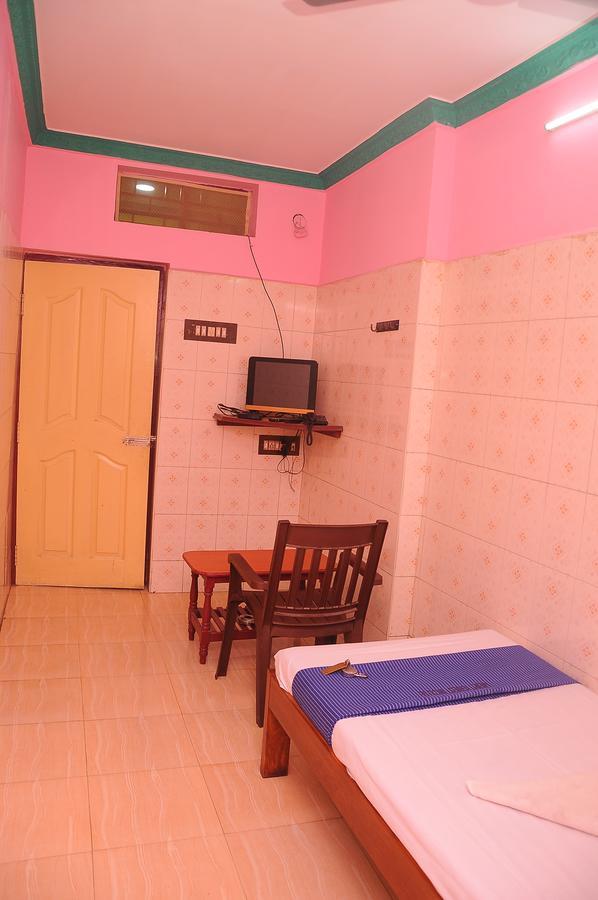 Merit Guest House Ченнаи Экстерьер фото